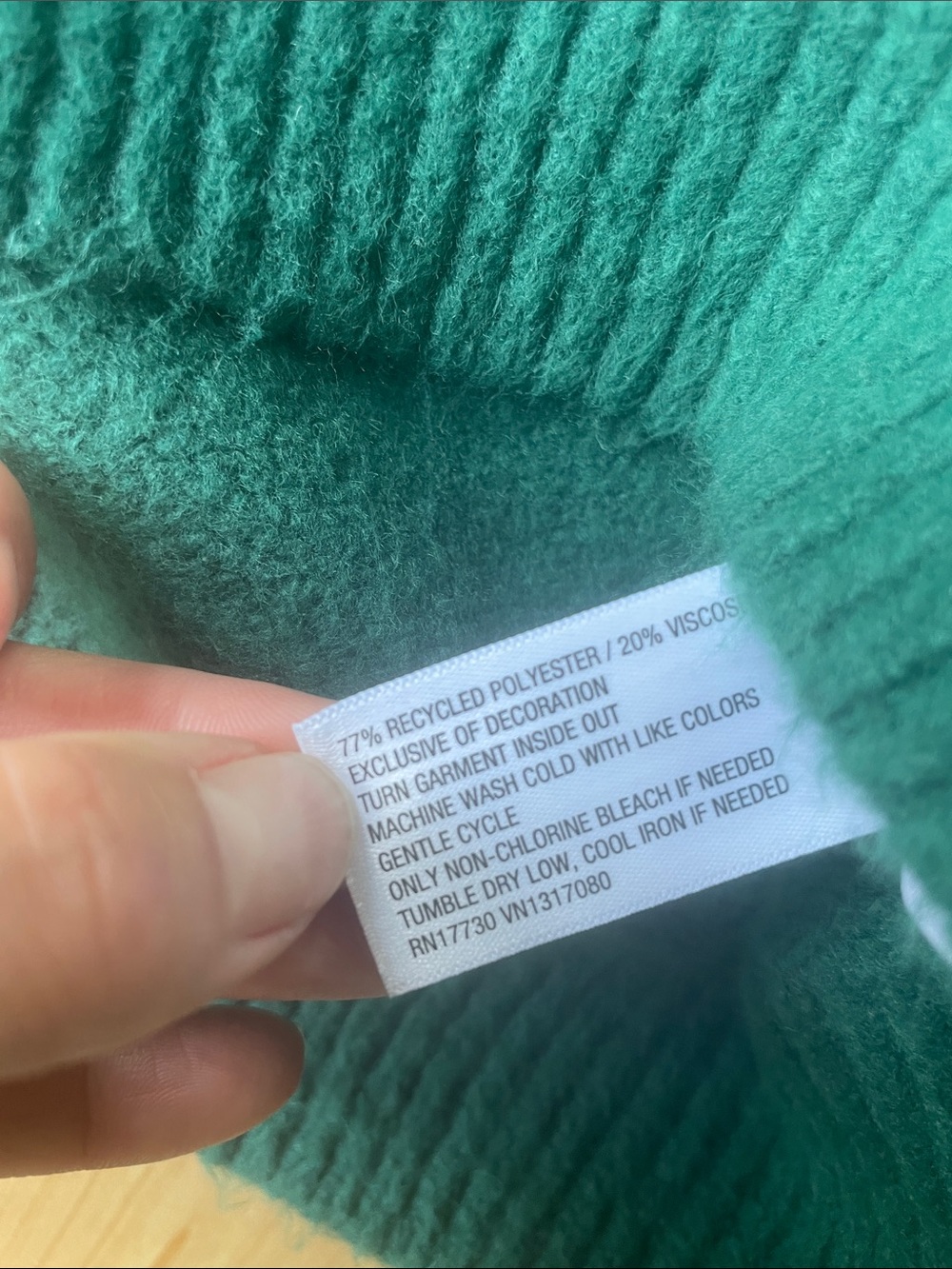 Universal Thread Alpine Hotel 'Top of the World' Green Crewneck Holiday Sweater - Picture 7 of 7